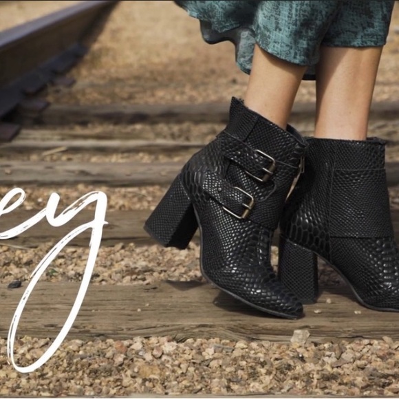 FREEBIRD STYLE “JOEY” - Black Snake SIZE 8 WMN - Picture 3 of 7